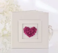 Alternative view of Guestbook album delle firme cuore fucsia