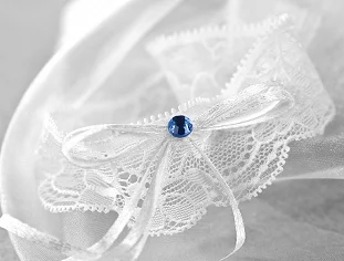 Giarrettiera di Pizzo Bianco e Strass Blu - immagine 3