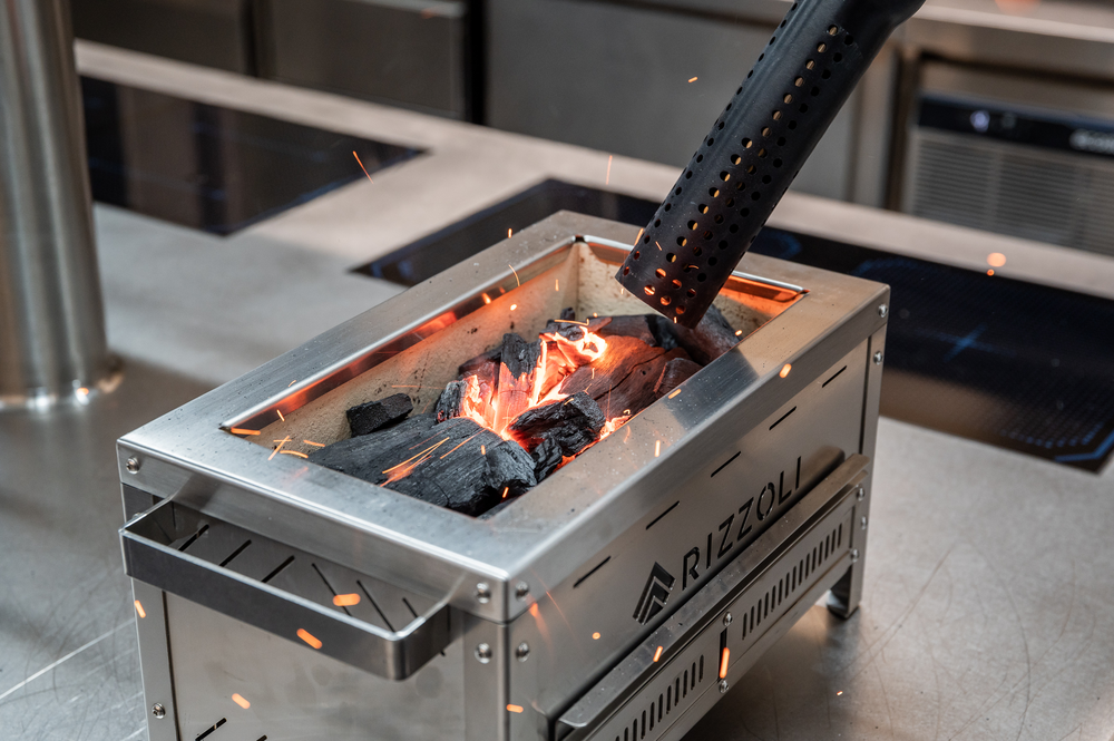 AG Grill L 2026 Griglia Yakitori Konro per la ristorazione da Banco a carbone Rizzoli Cucine - immagine 7